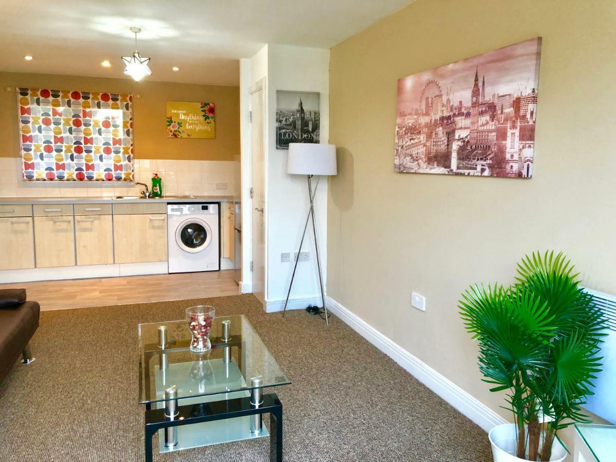 2 Bedrooms Modern Apartment, Lounge, Full Kitchen, Balcony, 5 Minutes Stratford Station London Eksteriør billede
