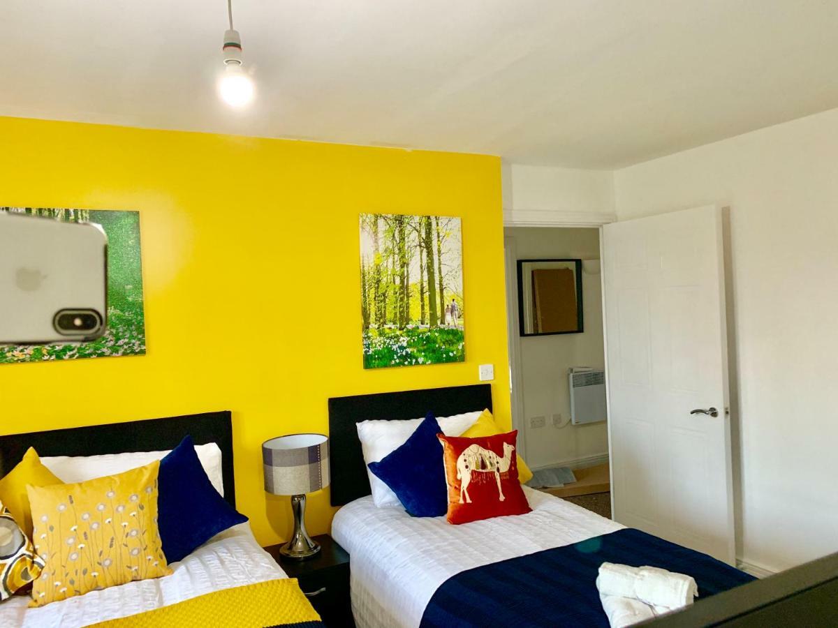 2 Bedrooms Modern Apartment, Lounge, Full Kitchen, Balcony, 5 Minutes Stratford Station London Eksteriør billede