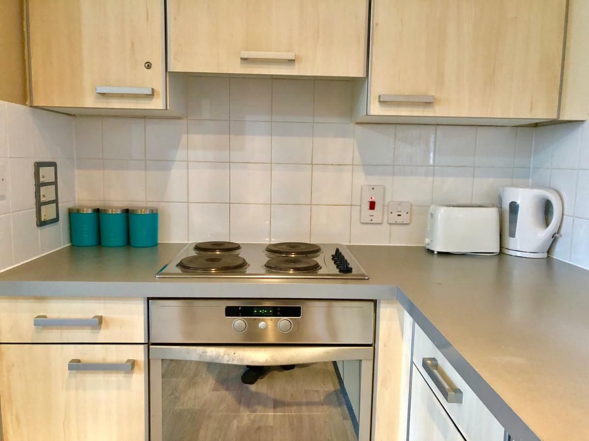 2 Bedrooms Modern Apartment, Lounge, Full Kitchen, Balcony, 5 Minutes Stratford Station London Eksteriør billede