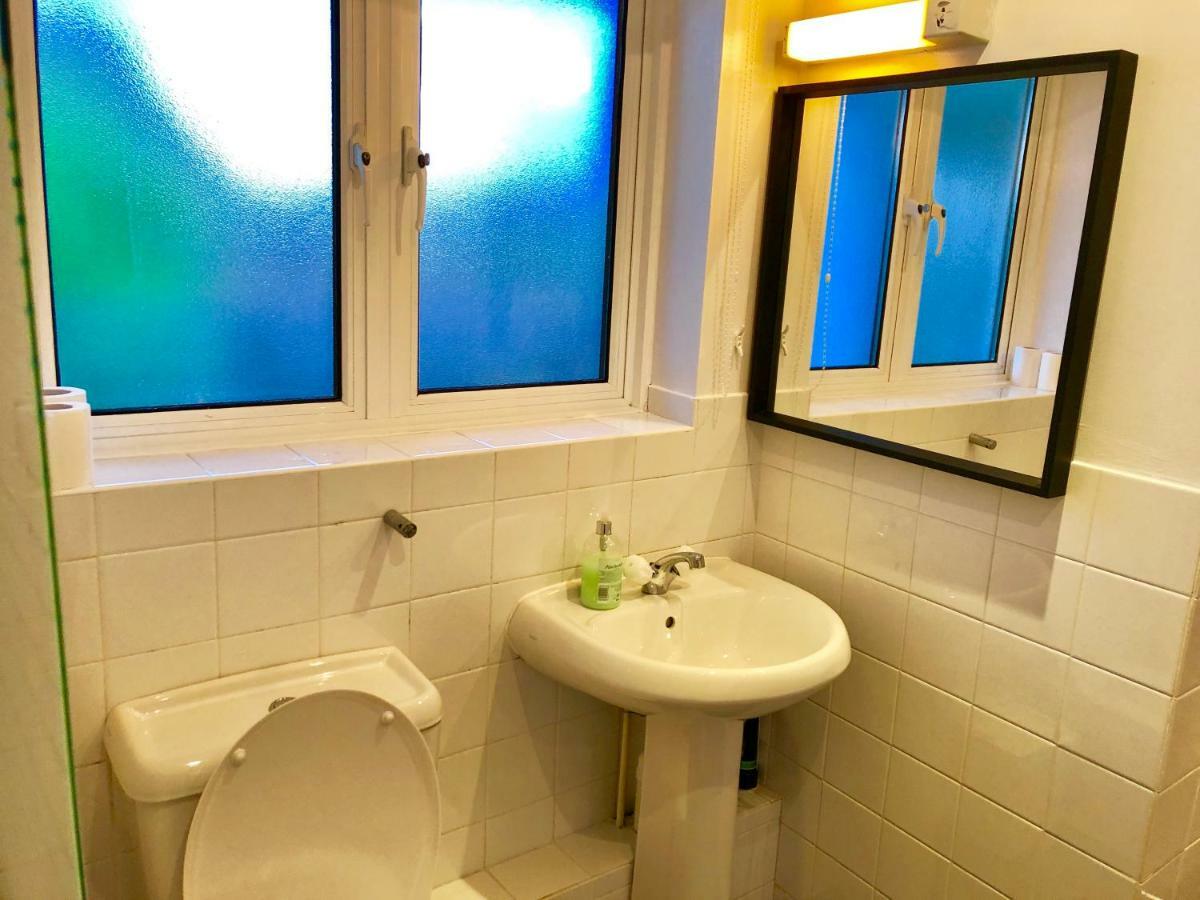 2 Bedrooms Modern Apartment, Lounge, Full Kitchen, Balcony, 5 Minutes Stratford Station London Eksteriør billede