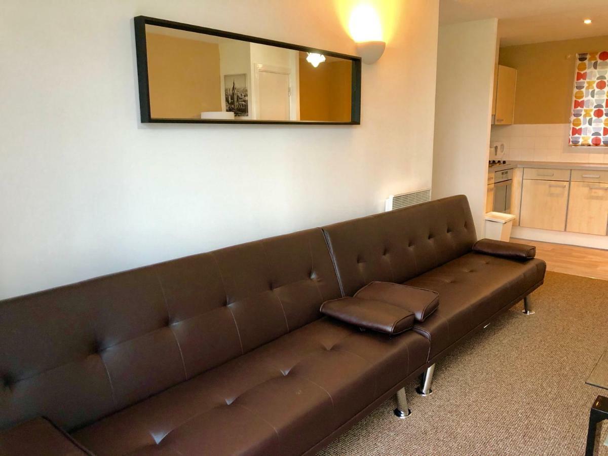 2 Bedrooms Modern Apartment, Lounge, Full Kitchen, Balcony, 5 Minutes Stratford Station London Eksteriør billede
