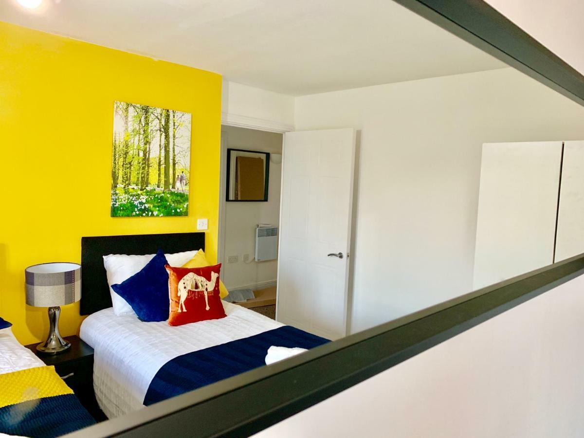 2 Bedrooms Modern Apartment, Lounge, Full Kitchen, Balcony, 5 Minutes Stratford Station London Eksteriør billede