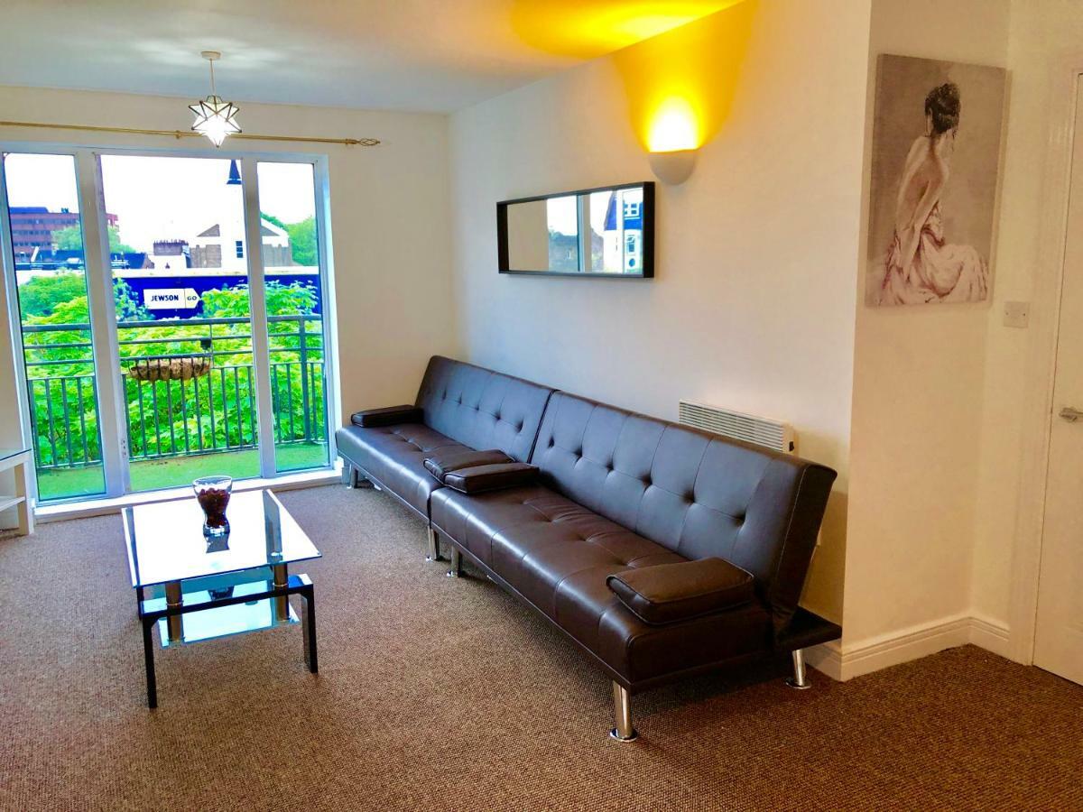 2 Bedrooms Modern Apartment, Lounge, Full Kitchen, Balcony, 5 Minutes Stratford Station London Eksteriør billede