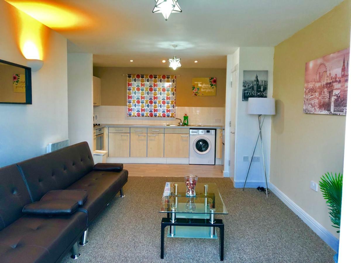 2 Bedrooms Modern Apartment, Lounge, Full Kitchen, Balcony, 5 Minutes Stratford Station London Eksteriør billede