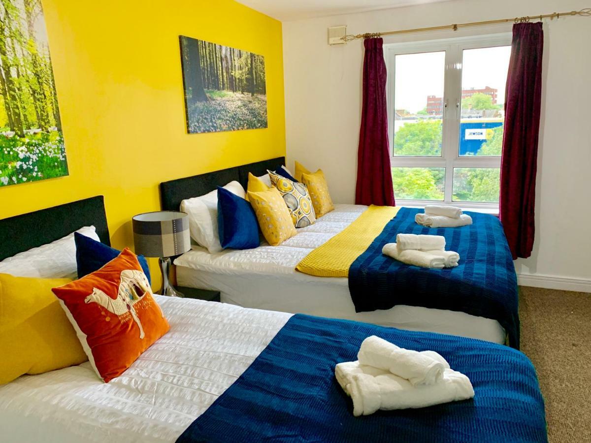 2 Bedrooms Modern Apartment, Lounge, Full Kitchen, Balcony, 5 Minutes Stratford Station London Eksteriør billede