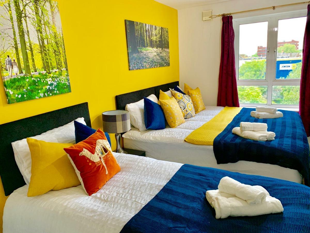 2 Bedrooms Modern Apartment, Lounge, Full Kitchen, Balcony, 5 Minutes Stratford Station London Eksteriør billede